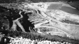Mining at El Valle in 1999. This year, Rio Narcea plans to produce 155,000 oz. gold from El Valle and Carls.