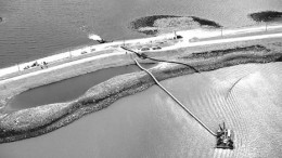 Dewatering the A154 dike in July 2002 at the Diavik diamond mine, 300 km northeast of Yellowknife in the Northwest Territories.