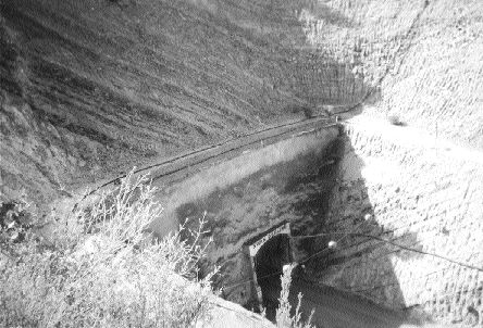 The portal to the Swan decline, which currently runs some 5 km and extends to a depth of about 850 metres below surface. The anticlinal-synclinal structures typical of the Bendigo goldfield can bee seen on the walls of the ramp.