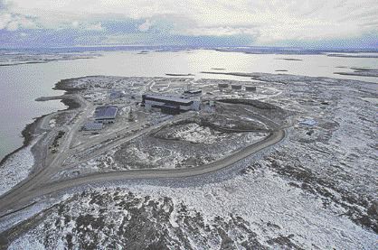 An aerial view of the Diavik mining complex on Lac de Gras, about 300 km north of Yellowknife, N.W.T.