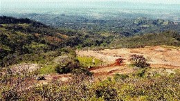 Photo by John CummingClearing the ground for a leach pad at Bellavista in Costa Rica.