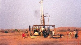 Photo by Jim WhyteA drill turns on High River Gold's Taparko project in Burkina Faso in 1998. High River owns 80% of Taparko; the remainder is held by the government of Burkina Faso.