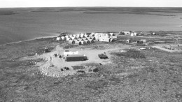A recent aerial photo of De Beers' Gahcho Ku diamond exploration camp in the Northwest Territories, 275 km northeast of Yellowknife. The project centres on the Kennady Lake cluster of five diamond-bearing pipes.