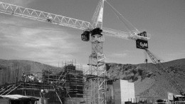 Cranes at work on the processing plant at the San Cristobal silver-lead-zinc project in Bolivia. Apex Silver is spending US$650 million to build the mining and processing facilities.