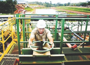 Working at Peak Gold's Amapari mine in Brazil. The company plans to merge with two other junior gold companies, Metallica Resources and New Gold.