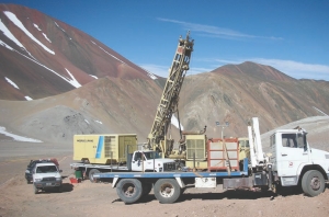 Drilling at Golden Arrow Resources' Poncha gold-copper project, in Argentina. The project has yielded continuous gold and silver mineralization over a lengthy intercept in recent reverse circulation drilling.