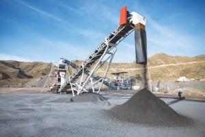 (Top) Preparing ore for shipping at Excellon Resources' Platosa silver-lead-zinc mine, in Durango state, Mexico. The company has been shipping crushed ore 45 km to Industrias Penoles' Naica mill since it began mining at the project in 2005. (Bottom) Working underground at the project. Excellon has started building a 350-tonne-per-day lead-zinc flotation mill at Platosa.