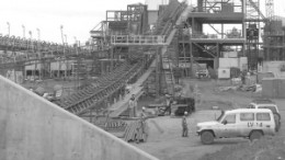 Constructing a conveyor belt in 2008 at Equinox Minerals' Lumwana copper mine in Zambia.