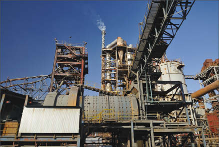 The mill at Resolute Mining's Syama project in Mali, 300 km southeast of the capital Bamako and 30 km from the Cte d'Ivoire border. Photo by Resolute Mining