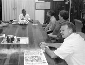 Guyana's Prime Minister Samuel Hinds (left) meets with Sandspring Resources' management. Photo by Sandspring Resources