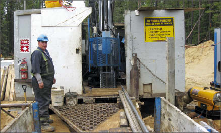 A driller on a rig at Cadillac Ventures' Thierry copper project in northwestern Ontario's Pickle Lake region. Photo by Cadillac Ventures