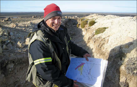 Minera IRL project geologist Juan Mayer in a trench at the Martinetas gold vein field, which is part of Minera IRL's Don Nicolas gold project in southern Argentina's Santa Cruz province. Photo by John Cumming