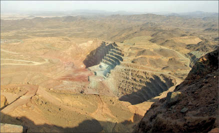 An elevated view of pits at La Mancha Resources' Hassai gold mine in Sudan. Photo by La Mancha Resources