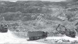 Machines moving earth at Lachlan Star's CMD gold mine in Andacollo, Chile, 350 km north of Santiago. Photo by Lachlan Star