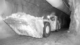 Hauling material at Rio Tinto's and Harry Winston Diamond's Diavik diamond mine 300 km northeast of Yellowknife, Northwest Territories. Photo by Harry Winston Diamond