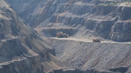 Loading up in a pit at Copper Mountain Mining's namesake copper mine, 20 km south of Princeton, British Columbia. Source: Copper Mountain Mining