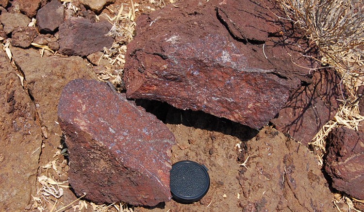 Rocks showing carbonatite intrusion with abundant fluorite from Namibia Rare Earths' Lofdal project. Source: Namibia Rare Earths