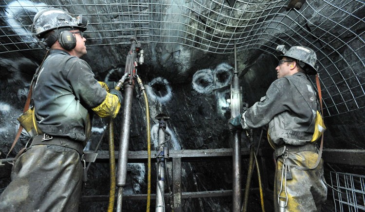 Workers underground in Aurizon Mines' Casa Berardi gold mine in Quebec. Source: Aurizon Mines