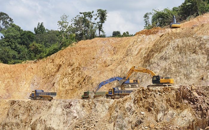 Mining activity in the pit at Monument Mining's Selinsing gold mine in Malaysia. Source: Monument Mining