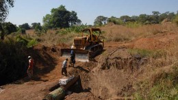 Workers recondition a road at El Nino Ventures' Kasala copper project in the Democratic Republic of the Congo. Credit: El Nino Ventures