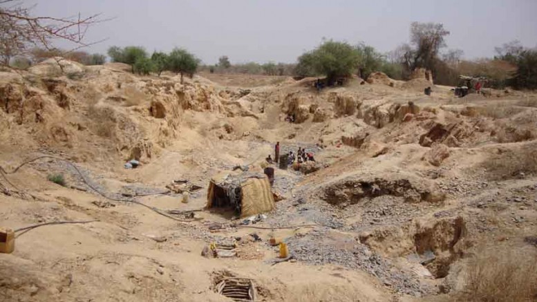 Artisanal miners at West African Resources' Tanlouka gold project in Burkina Faso. Credit: West African Resources