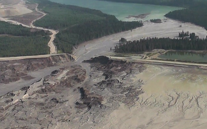 The breach of the tailings dam at Imperial Metals' Mount Polley copper-gold mine in B.C.'s Cariboo region. Credit: screenshot from Cariboo Regional District video.