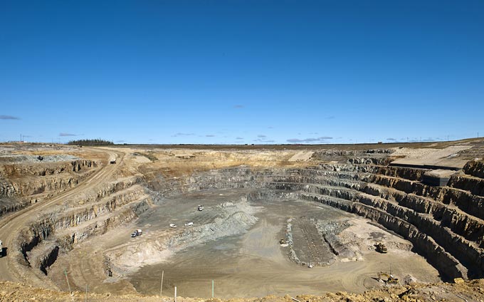 A panoramic view of De Beers' Victor diamond mine, 90 km west of Attawapiskat, Ontario. Credit: De Beers