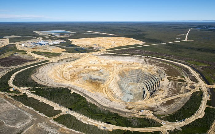 De Beers' Victor diamond mine in Ontario's James Bay Lowlands, 90 km west of the Attawapiskat First Nation community. Credit: De Beers