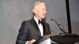 Inductee Ian Telfer speaks off-the-cuff to attendees at the Canadian Mining Hall of Fame's induction dinner in Toronto last month. Credit: Canadian Mining Hall  of Fame