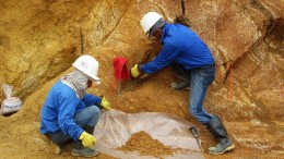 Channel sampling a stockwork outcrop at Red Eagle Mining's Santa Rosa gold project, 70 km north of Medellin, Colombia. Source: Red Eagle Mining