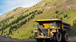 A truck at Teck Resources' Fording River metallurgical coal mine in southeastern British Columbia.  Credit: Teck Resources