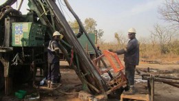 A drilling crew at the Fekola gold project in Mali. Credit: Papillon Resources