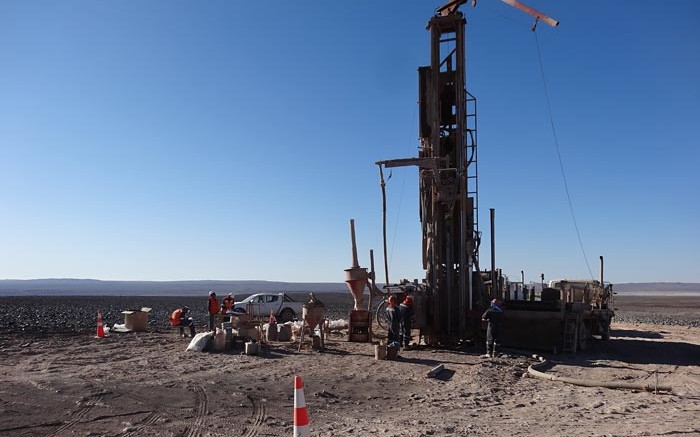 Drillers exploring the Atacama copper project in Chile, as part of Arena Minerals and JOGMEC's joint venture. Source: Arena Minerals