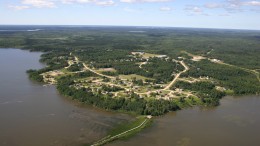 Aerial photo of the Sachigo Lake First Nation in northwestern Ontario. Crefit: laureenkaminawaish.myknet.org