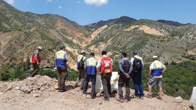 Analysts look north on a June 2016 tour of Mariana Resources and Lydia’s Hot Maden copper-gold project in northeastern Turkey. Credit: Mariana Resources.