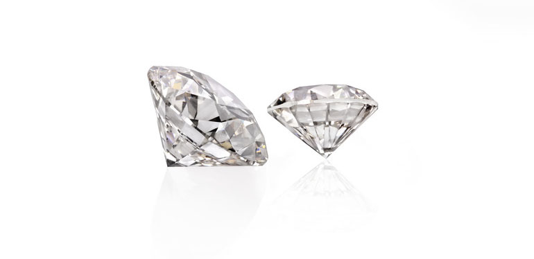 Two diamonds grown by Washington Diamonds. Credit: Washington Diamonds (Wikimedia).