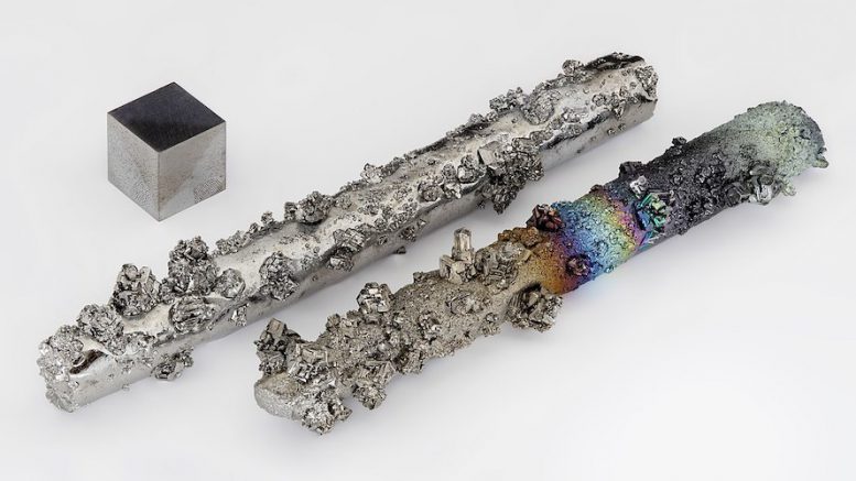 Tungsten rods with evaporated crystals and a high pure 1 cm3 tungsten cube.