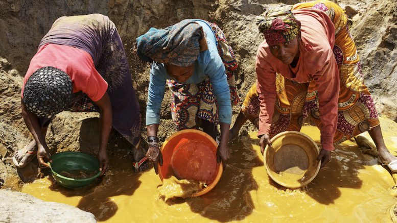 Artisanal gold miners in DRC